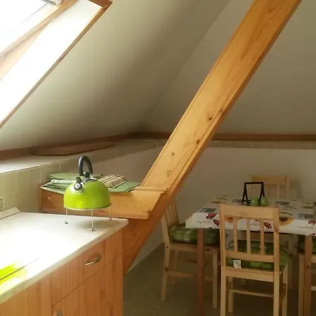 Hold-on Guest house