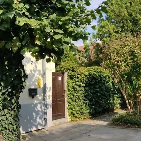 Hold-on Guest house *